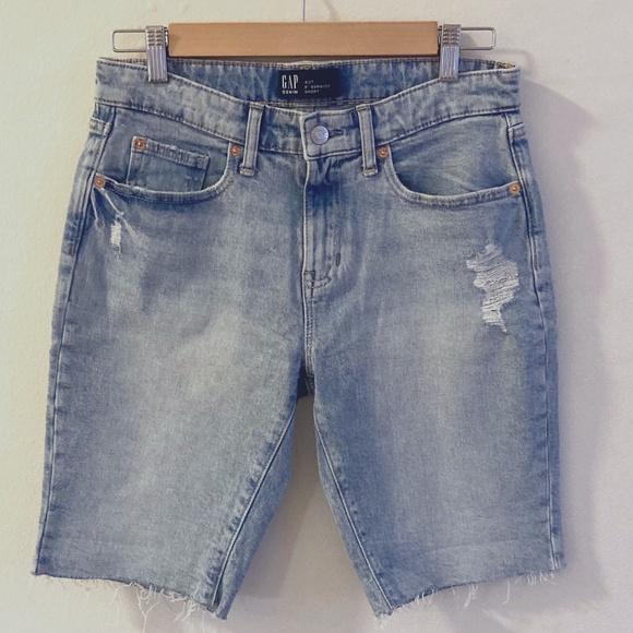 GAP Bermuda Shorts Light Blue Wash Distressed Size 4/27 - Picture 1 of 12